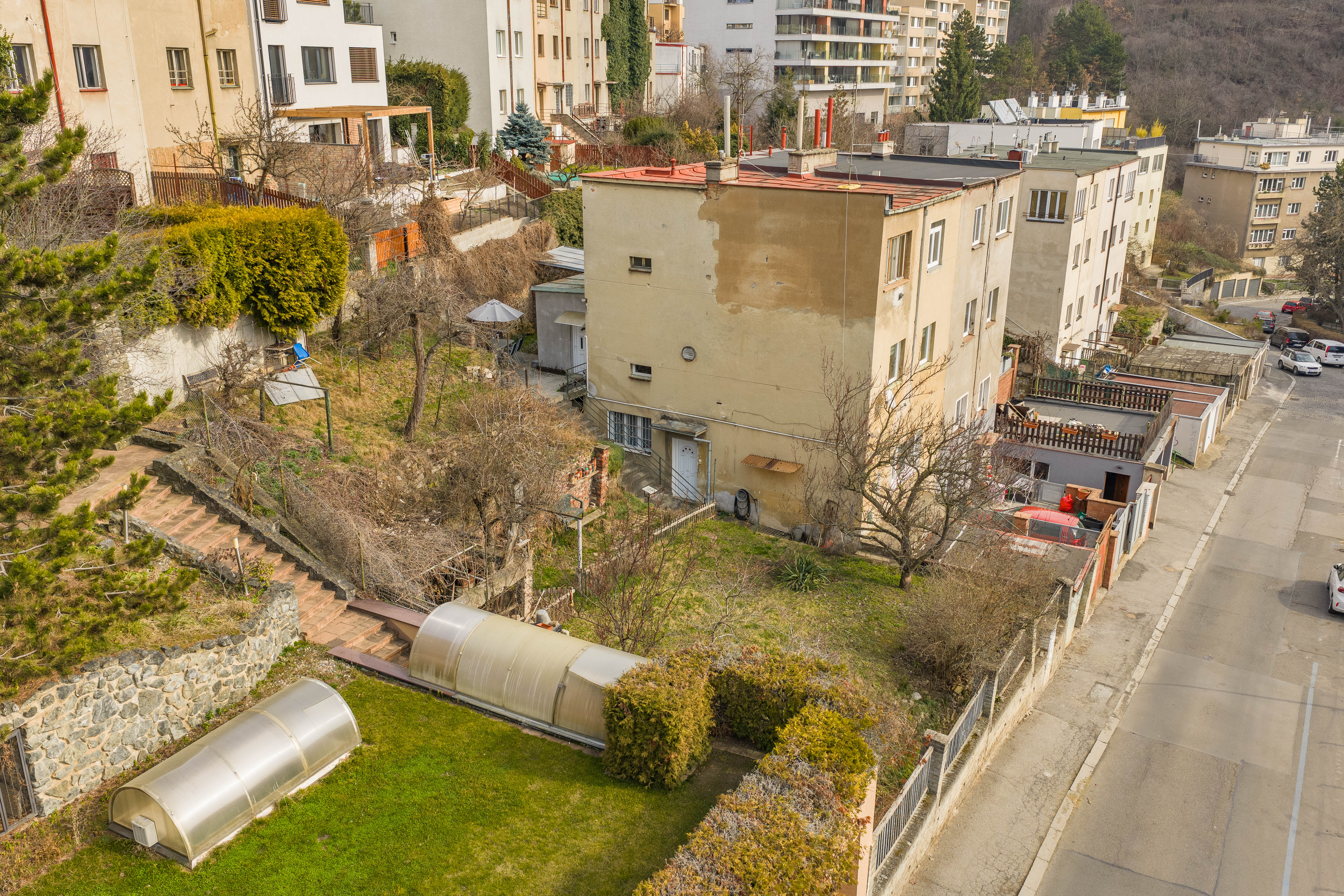 Drone — širší okolí